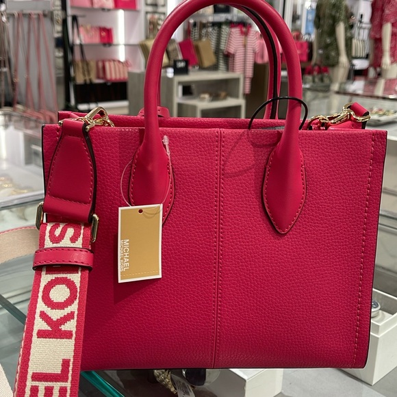 MICHAEL KORS
Mirella Small Pebbled Leather Crossbody Bag Tote 
Electric Pink
NWT - Picture 7 of 16